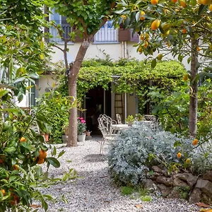 Bed & Breakfast Secret Garden, Florence